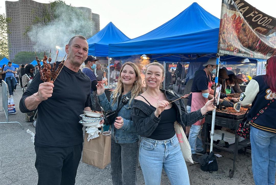 queensnightmarket_346558895_739330137988043_2041292526892925010_n